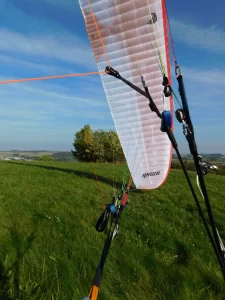 Rear Riser Control- Steuerung im 2 linerstil 
Drift Hawk Foto: Paragliding.EU